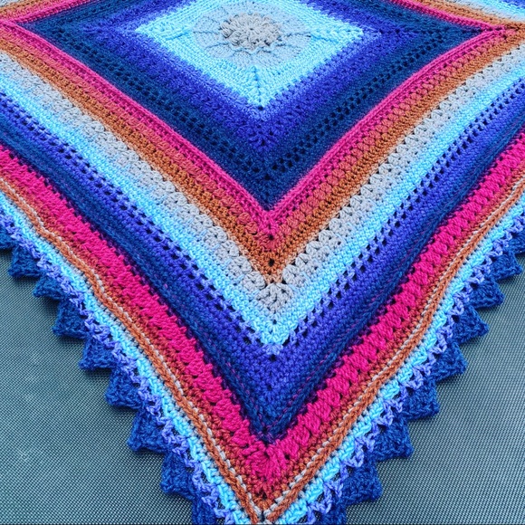 Crochet lap blanket - Picture 2 of 2